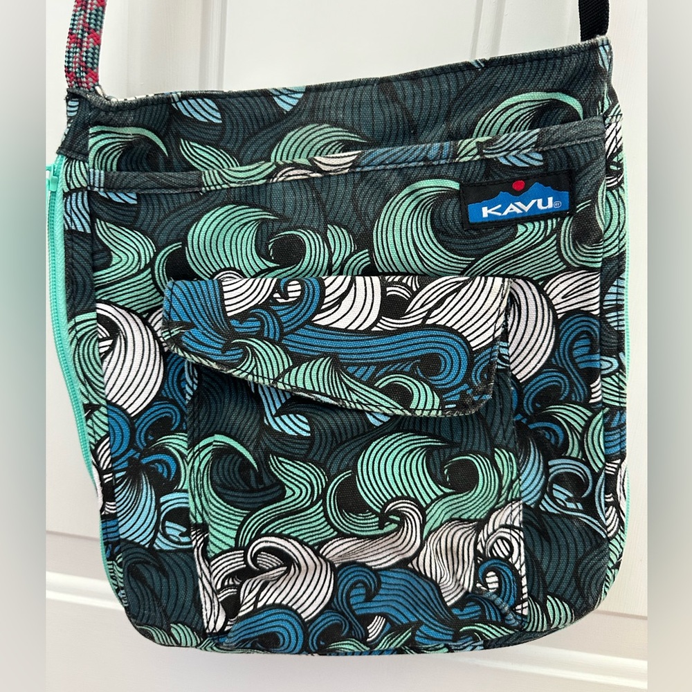 Kavu Wave Swirl Design Crossbody Bag in Black, Teal, Blue and White